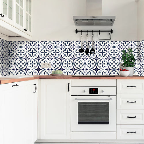 Vinyl Way - Collection Carreaux de ciment bleu - carreaux adhésifs collés sur une crédence de cuisine