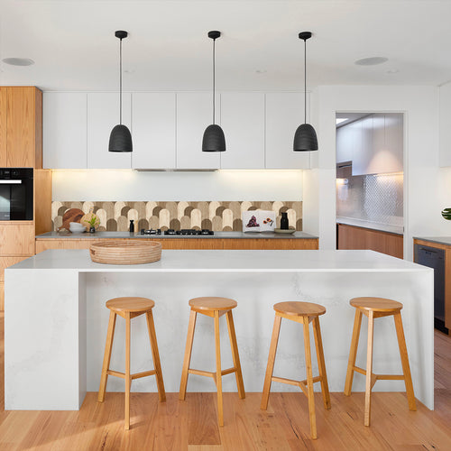 Vinyl Way - Collection Arche - carreaux adhésifs collés sur une crédence de cuisine